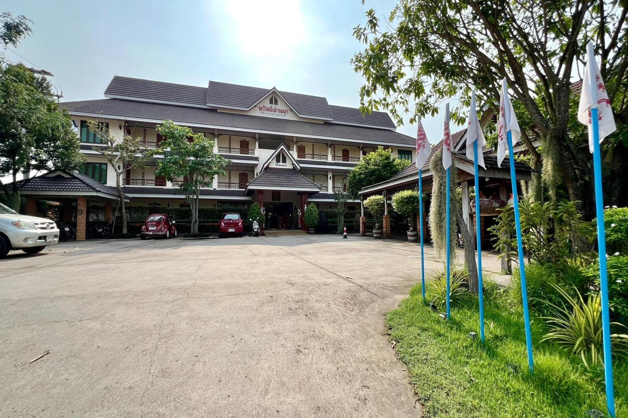 Sawadeelanna Hotel ナーン エクステリア 写真